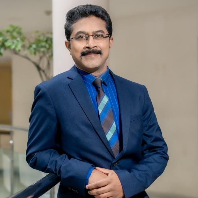 Dr. Roopesh N, Gynaecologic Oncologist